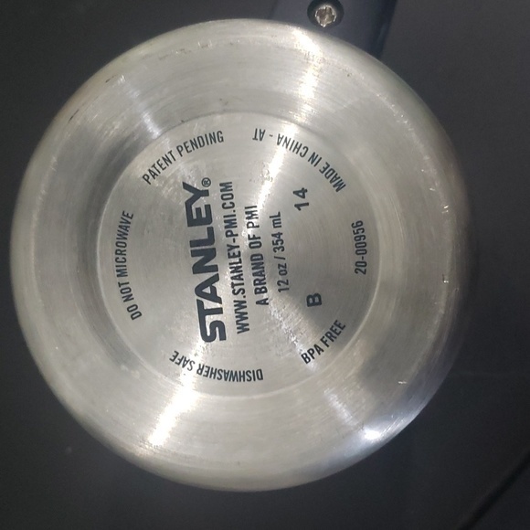 12 ounce Stanley‎ brand metal coffee cup with screw on lid - Picture 9 of 10